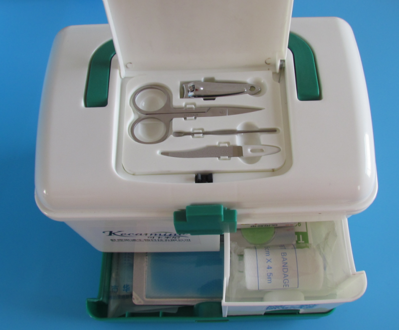 廠家直銷(xiāo)家庭急救箱/便攜式急救箱/車(chē)載傷口護(hù)理箱