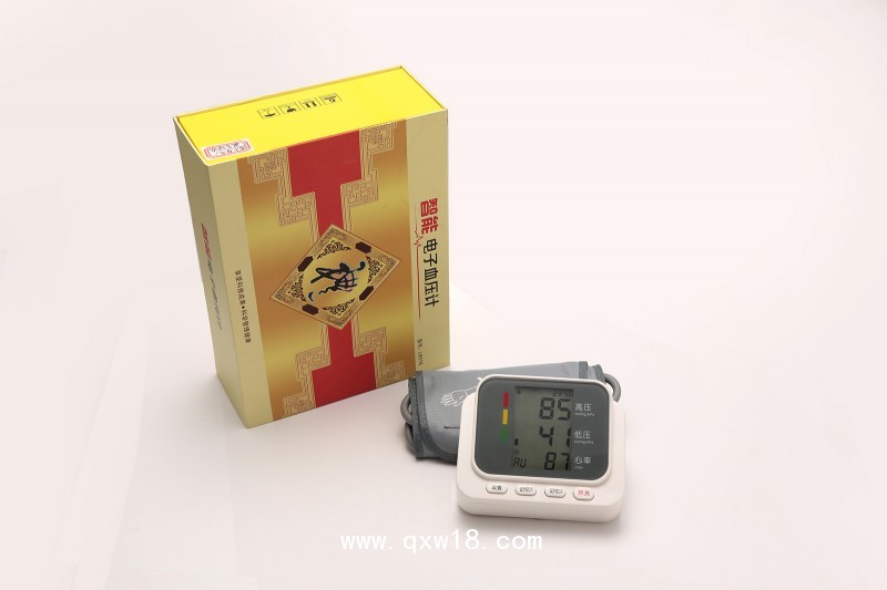 全自動(dòng)語(yǔ)音臂式電子血壓計(jì)L801E