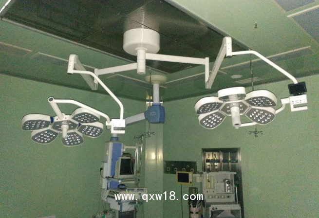 醫(yī)院專用手術(shù)燈 吊式無影燈冷光輔助照明