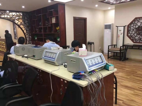 電腦中頻骨傷治療儀