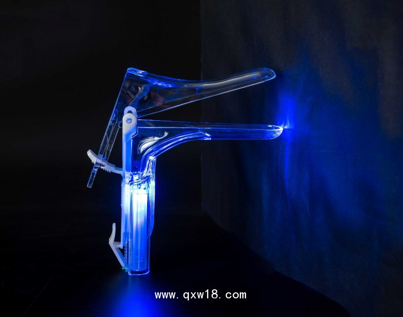 一次性使用無(wú)菌陰道擴(kuò)張器（帶光源)