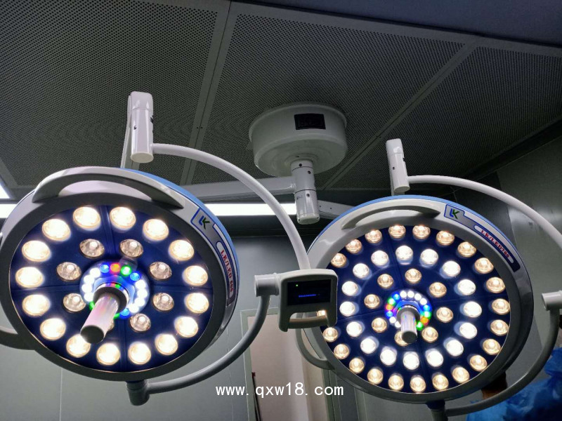 LED手術(shù)無(wú)影燈手術(shù)燈手術(shù)室吊式無(wú)影燈美容整形寵物醫(yī)用無(wú)影燈