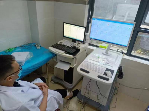 冷熱雙導(dǎo)II電腦中頻治療設(shè)備