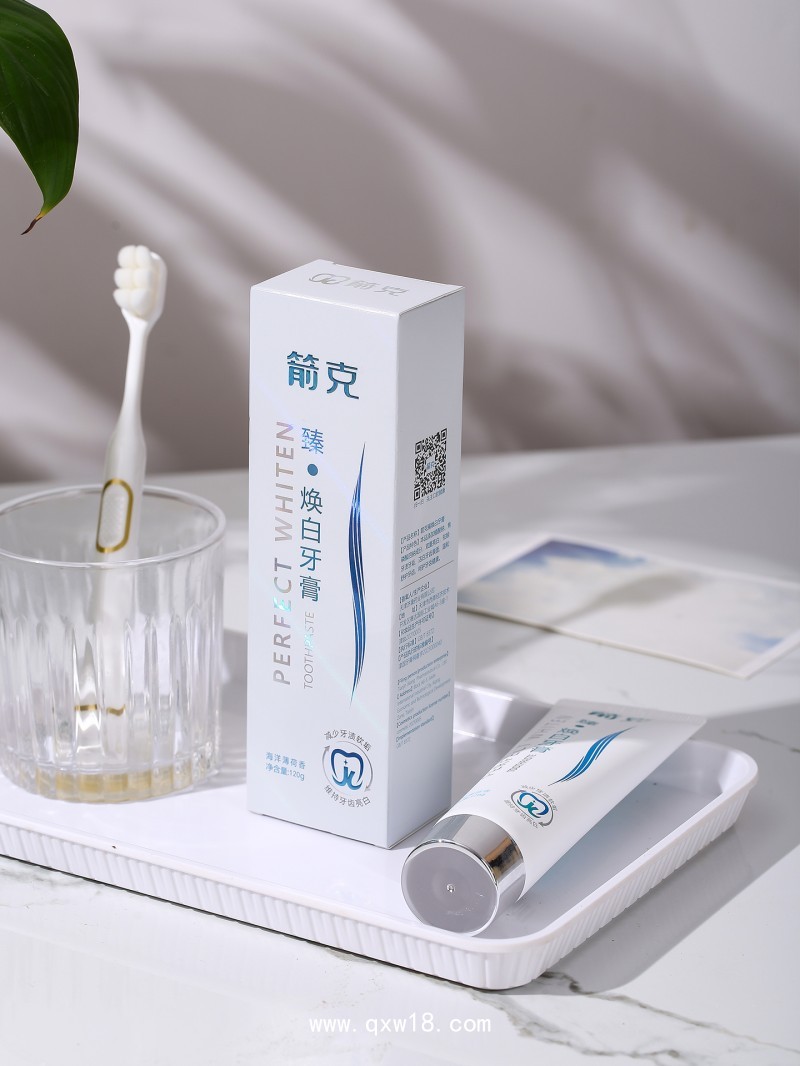 箭克臻煥白牙膏